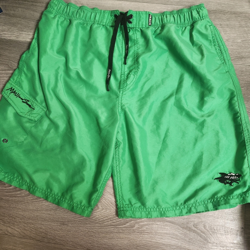 Maui And Sons Green Swim Shorts Size XL Embroidered Drawstring Mesh‎ Pockets